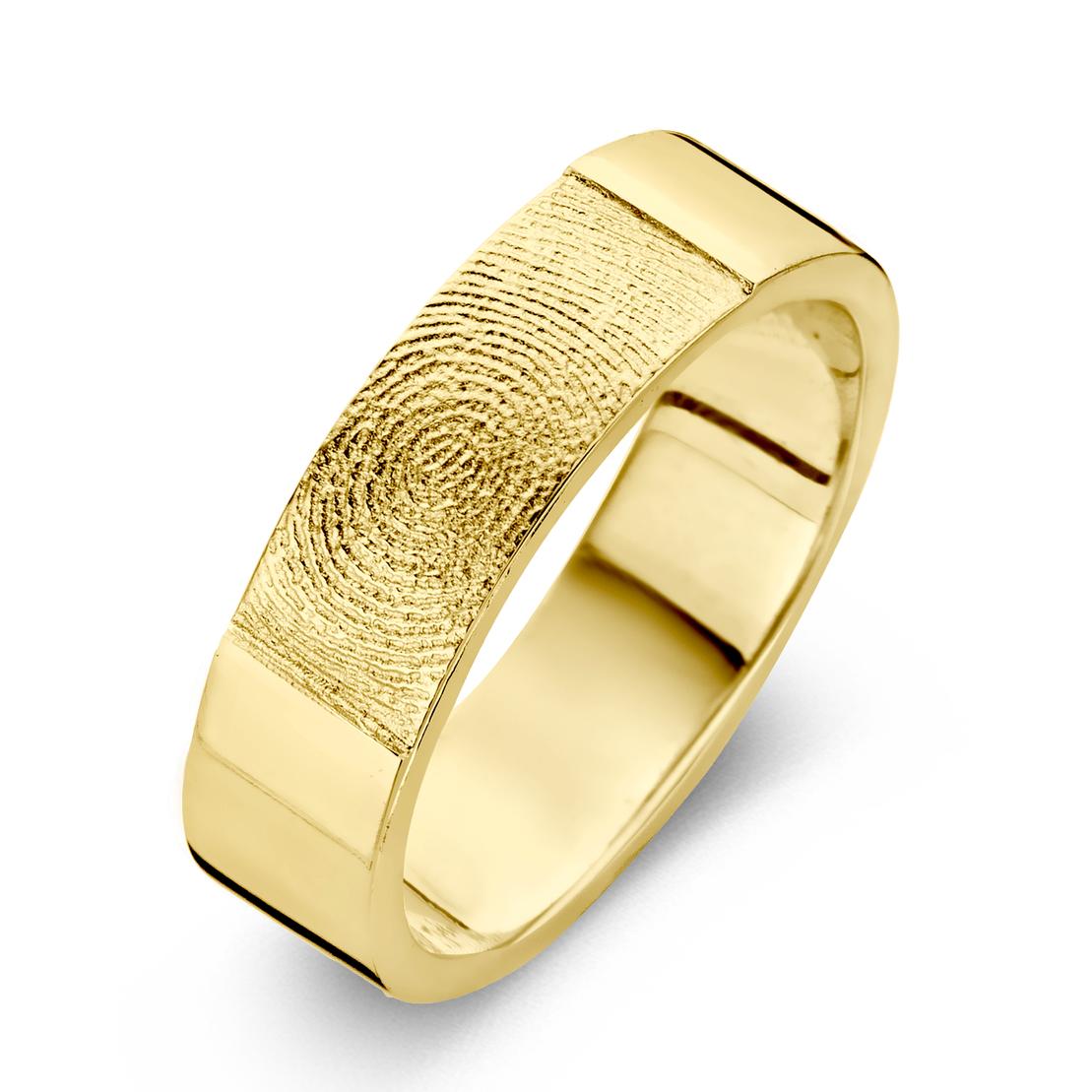 Goldener Ring mit einer strukturierten Oberfläche, die ein Fingerabdruck-Muster zeigt. Glänzendes Material, moderner Stil.