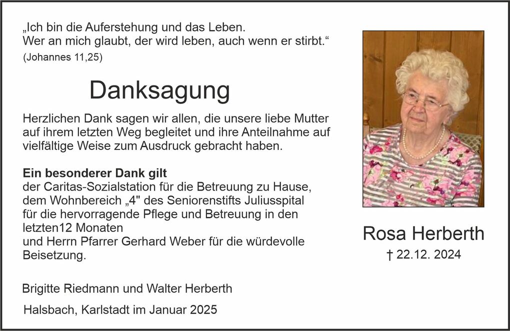 Danksagung mit etablierter Bestellung, Portr&auml;taufnahme einer &auml;lteren Frau mit blonden Locken und Blumenbluse.