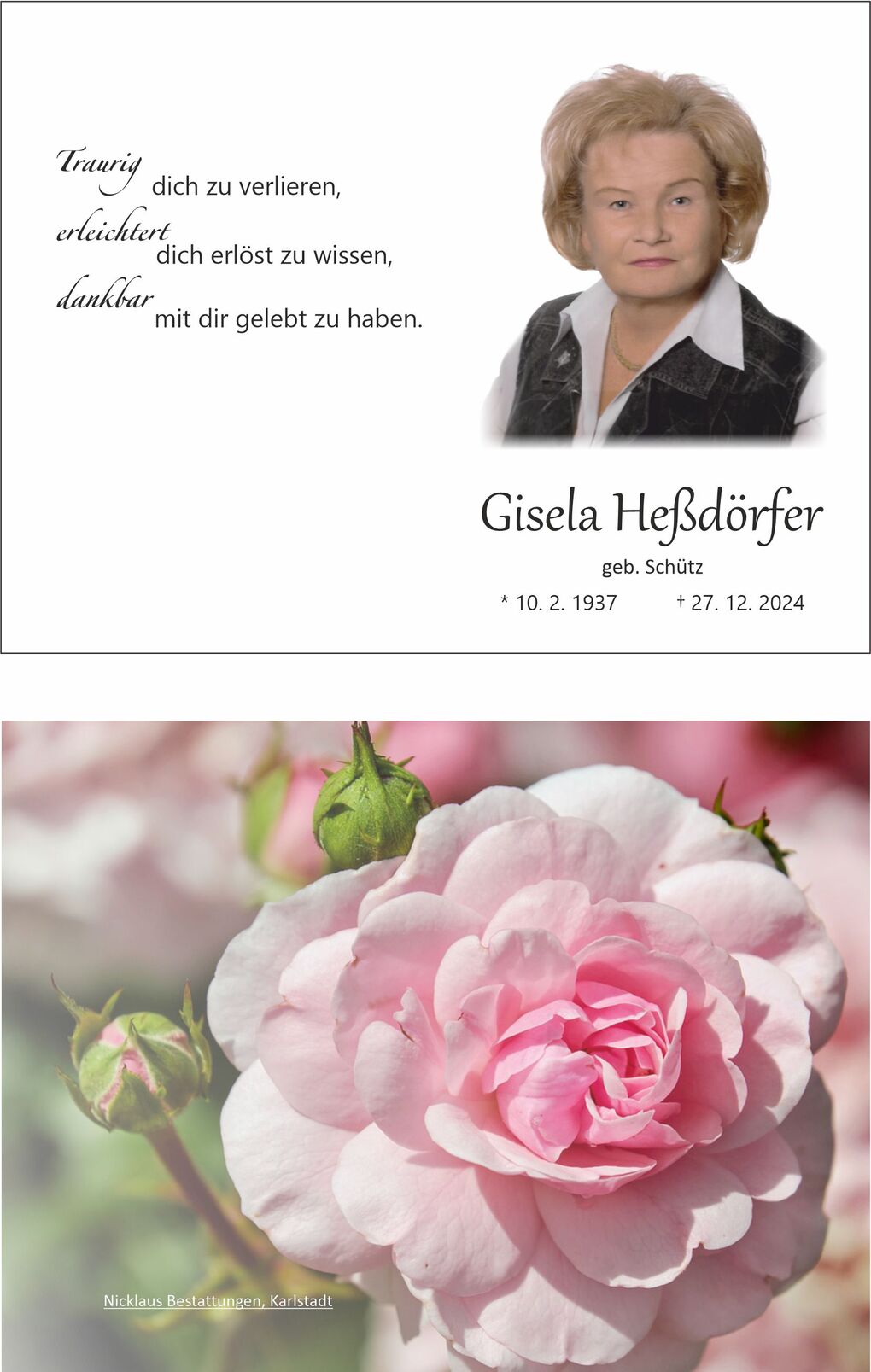 Trauerkarte mit Farbelementen, Foto einer Frau oben, darunter rosa Bl&uuml;ten mit Knospen und einer Inschrift.