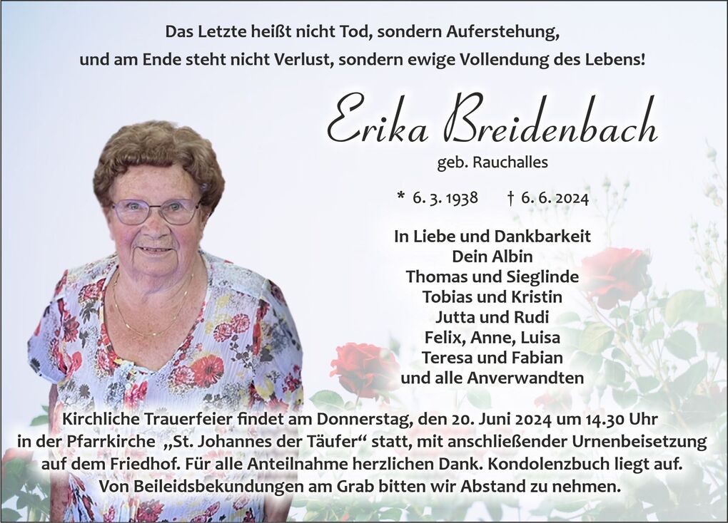 Traueranzeige mit Bild einer &auml;lteren Frau, umgeben von Rosen, und Text zur Trauerfeier und Dankbarkeit.