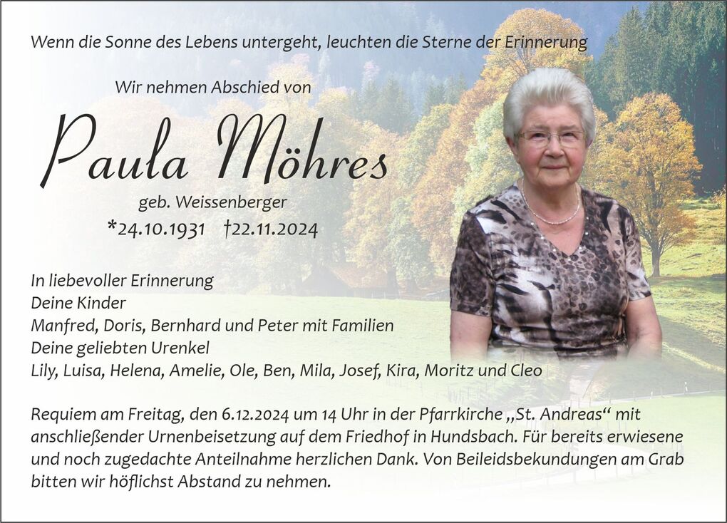 Portrait einer &auml;lteren Frau mit grauem Haar vor einer herbstlichen Landschaft, umgeben von einem Trauerhinweis.