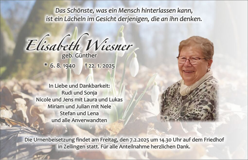 Trauerkarte mit Foto einer l&auml;chelnden Frau vor Schneegl&ouml;ckchen, samt den Details zu ihrem Leben und der Urnenbeisetzung.
