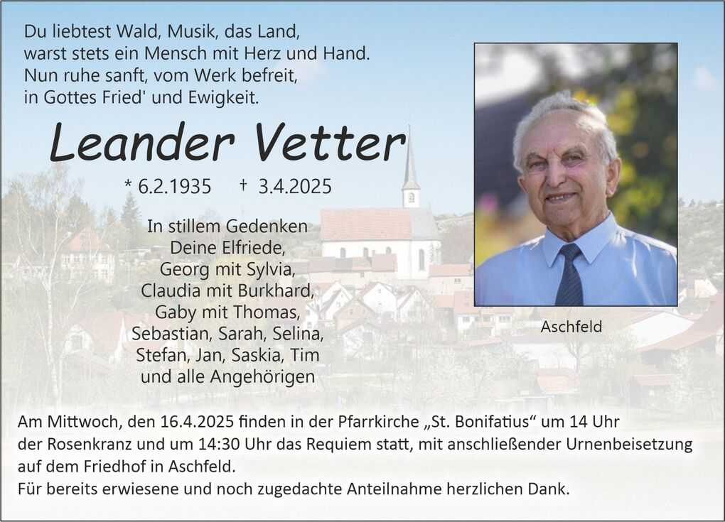 Trauerkarte f&uuml;r Leander Vetter mit Lebensdaten und Gedenkworte, umgeben von einer Dorflandschaft in Aschfeld.