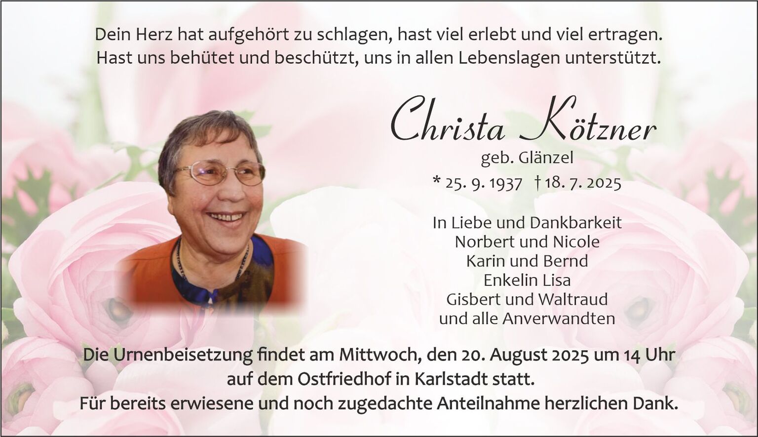 Traueranzeige mit Foto einer lächelnden Frau, umgeben von rosa Blumen, sowie den Daten zur Urnenbeisetzung.
