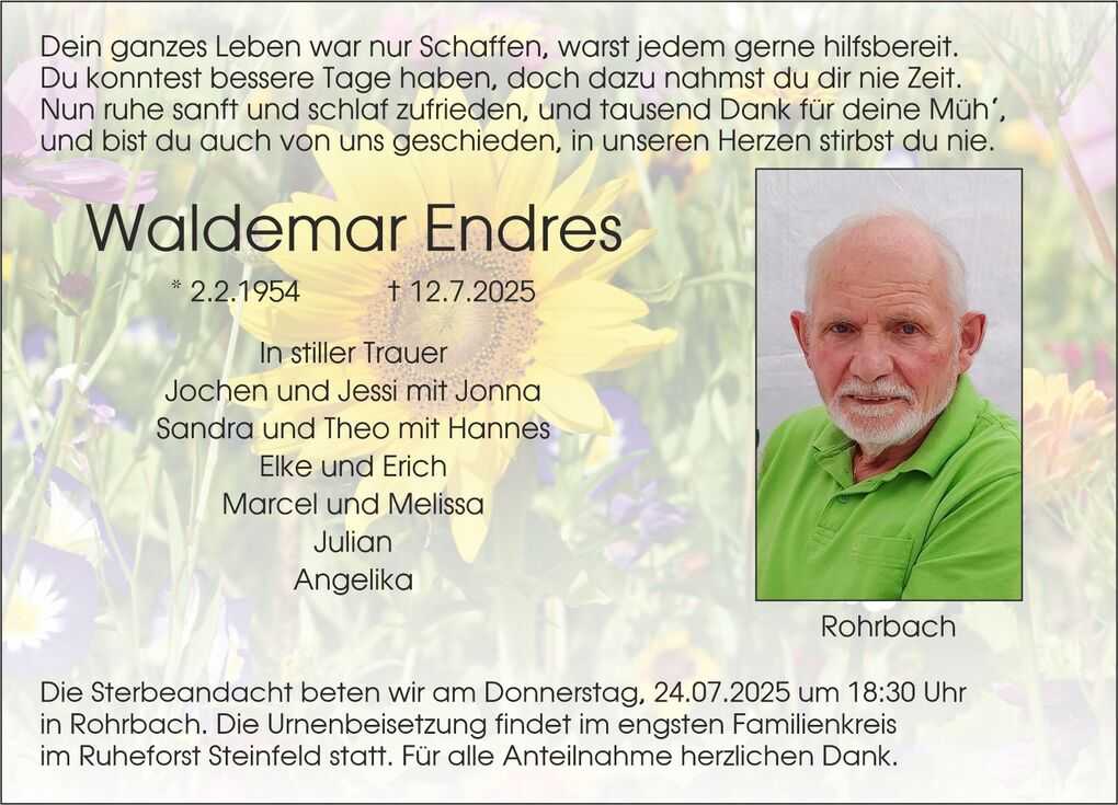Trauerkarte mit Bild eines &auml;lteren Mannes in einem gr&uuml;nen Hemd, umgeben von bunten Blumen und Trauerschrift.